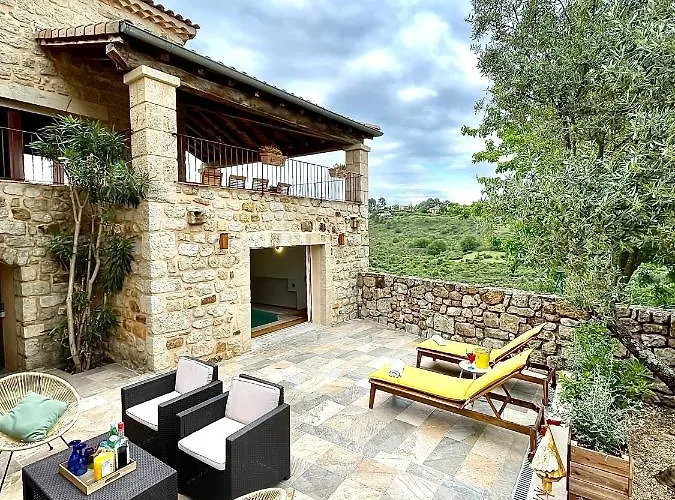 Mas De Salavert * Saint-Julien-du-Serre